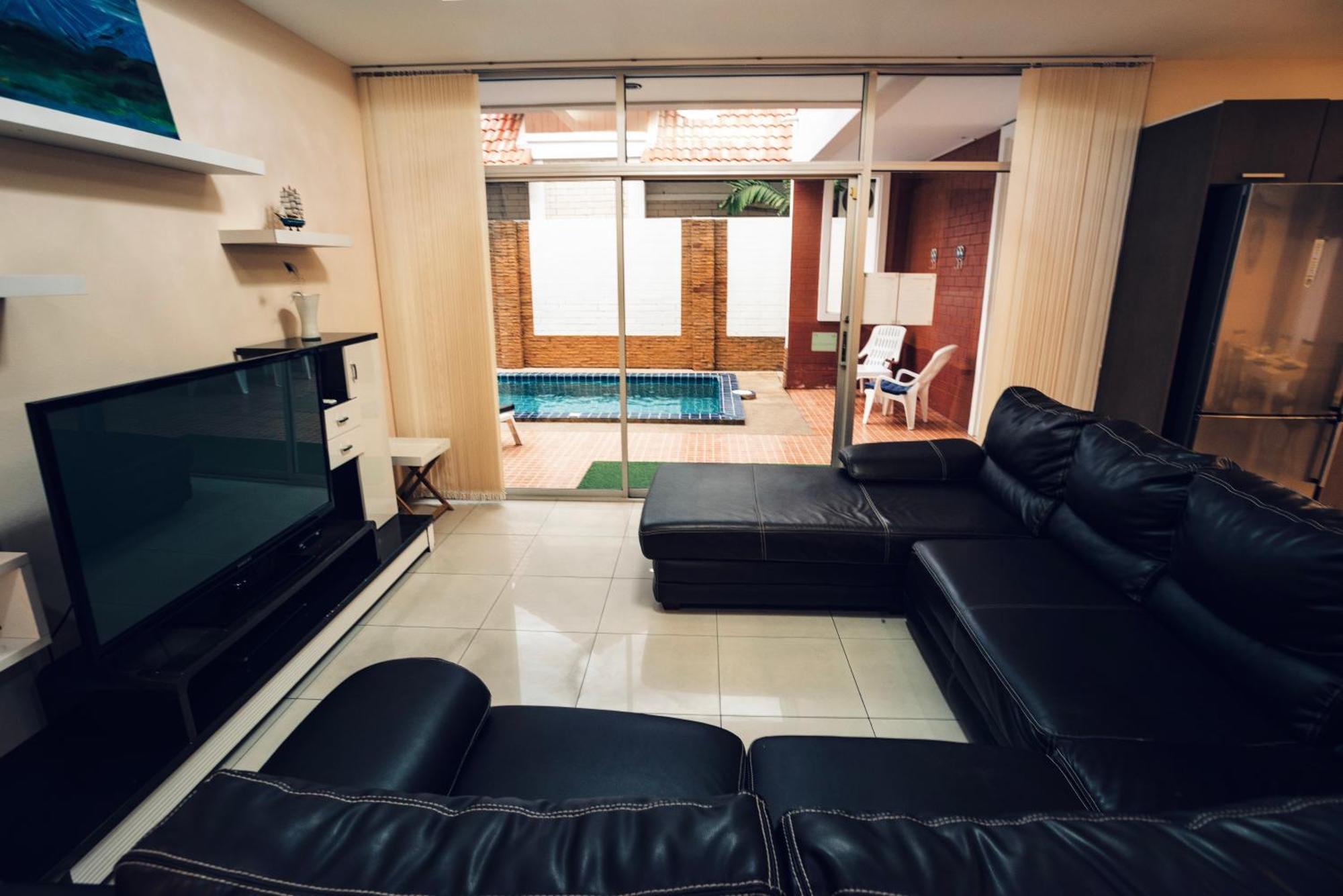 Tw Marina Pool Villa Pattaya Buitenkant foto