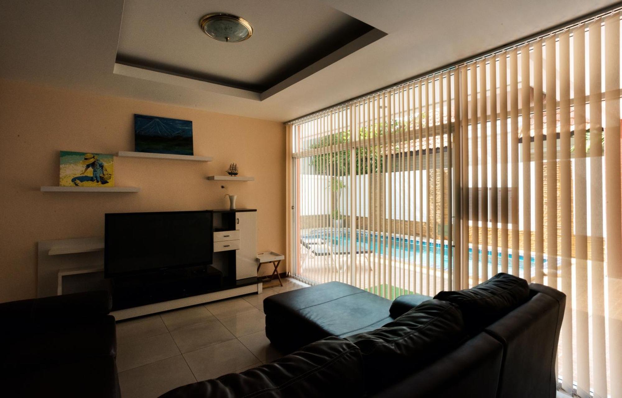 Tw Marina Pool Villa Pattaya Buitenkant foto